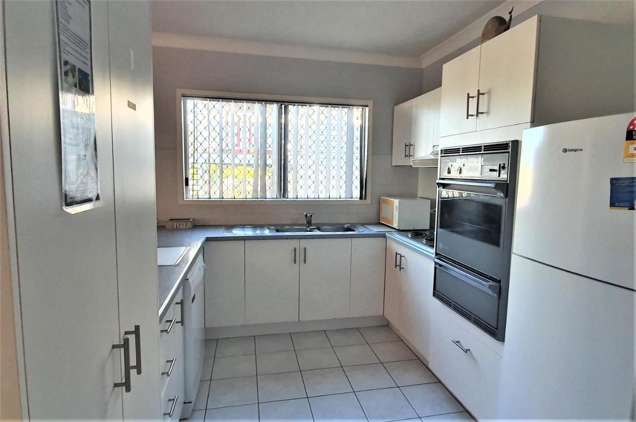 Villa Venezia Apt 3 - Spacious Hervey Bay Beachfront Apartment Εξωτερικό φωτογραφία
